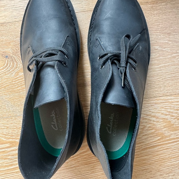 Clarks Black Leather Chukka Boots with Tan Crepe Sole main image 5